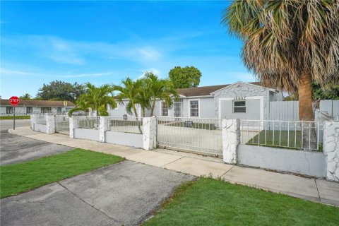 Купить виллу или дом в Хайалиа, Флорида 4 спальни, 149.67м2, № 2010276 - фото 24