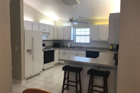 House in Ocala, Florida 2 bedrooms, 137.68 sq.m. № 1915069 - photo 3