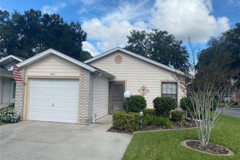 House in Ocala, Florida 2 bedrooms, 137.68 sq.m. № 1915069 - photo 1
