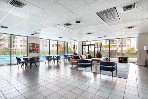 Apartment in Miami, Florida 2 bedrooms, 76.09 sq.m. № 2031337 - photo 15