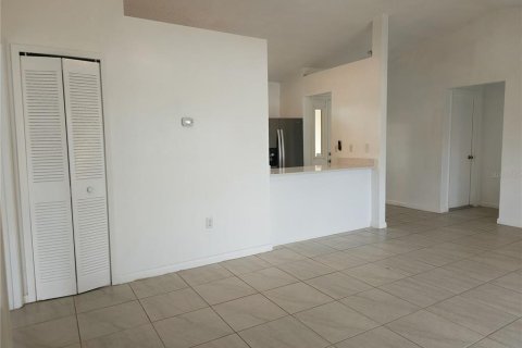 House in Sebring, Florida 2 bedrooms, 90.02 sq.m. № 2166261 - photo 21