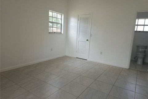 House in Sebring, Florida 2 bedrooms, 90.02 sq.m. № 2166261 - photo 24