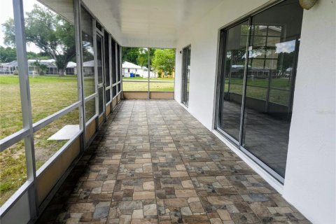House in Sebring, Florida 2 bedrooms, 90.02 sq.m. № 2166261 - photo 12