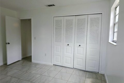 House in Sebring, Florida 2 bedrooms, 90.02 sq.m. № 2166261 - photo 13