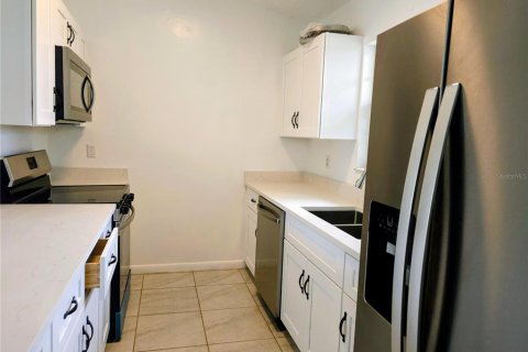 House in Sebring, Florida 2 bedrooms, 90.02 sq.m. № 2166261 - photo 16
