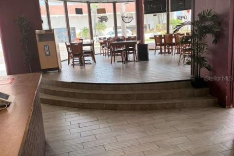 Commercial property in Daytona Beach, Florida 369.29 sq.m. № 2104128