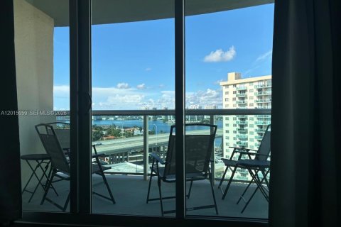 Condo in Sunny Isles Beach, Florida, 1 bedroom № 2171326