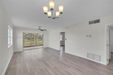 Condo in Pompano Beach, Florida, 2 bedrooms  № 1490035 - photo 7