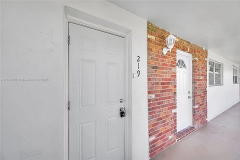 Condo in Pompano Beach, Florida, 2 bedrooms  № 1490035 - photo 3