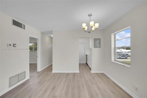 Condo in Pompano Beach, Florida, 2 bedrooms  № 1490035 - photo 14