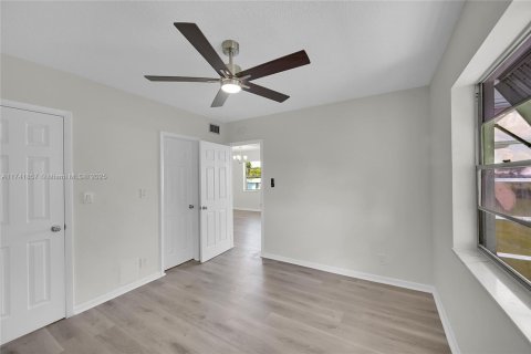 Condo in Pompano Beach, Florida, 2 bedrooms  № 1490035 - photo 20