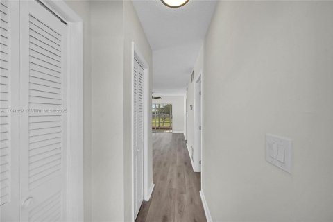 Condo in Pompano Beach, Florida, 2 bedrooms  № 1490035 - photo 4