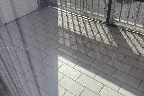 Снять в аренду кондоминиум в Майами, Флорида 2 спальни, 74.32м2, № 2028398 - фото 10