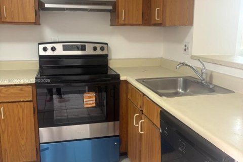 Снять в аренду кондоминиум в Майами, Флорида 2 спальни, 74.32м2, № 2028398 - фото 2