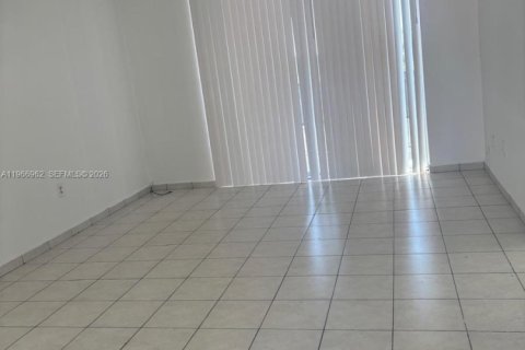 Condo à Miami, Floride, 2 chambres  № 2028398