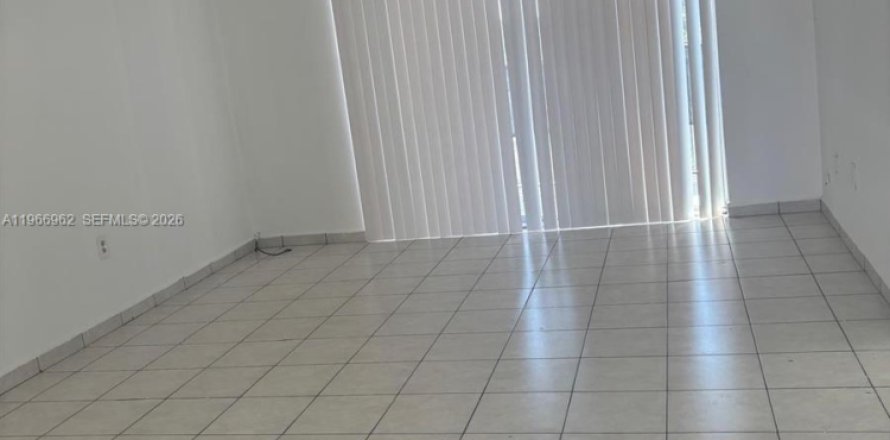 Кондоминиум с 2 спальнями в Майами, Флорида № 2028398