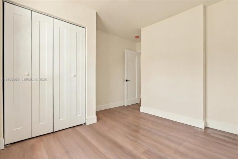 Casa en venta en Fort Lauderdale, Florida, 3 dormitorios, 94.2 m2 № 2407408 - foto 13