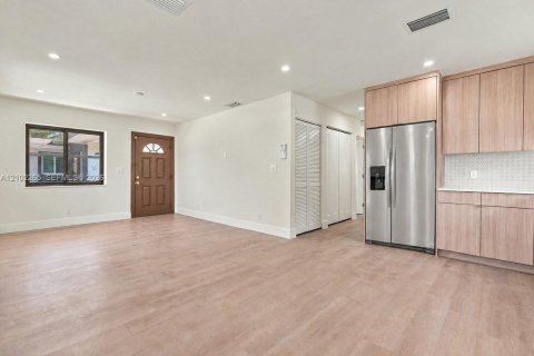 Casa en venta en Fort Lauderdale, Florida, 3 dormitorios, 94.2 m2 № 2407408 - foto 6