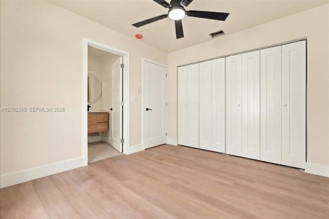 Casa en venta en Fort Lauderdale, Florida, 3 dormitorios, 94.2 m2 № 2407408 - foto 19