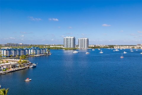 Снять в аренду кондоминиум в Норт-Майами-Бич, Флорида 1 спальня, 65.96м2, № 1995121 - фото 23