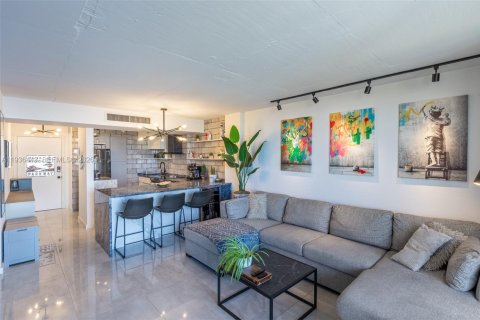 Снять в аренду кондоминиум в Норт-Майами-Бич, Флорида 1 спальня, 65.96м2, № 1995121 - фото 8