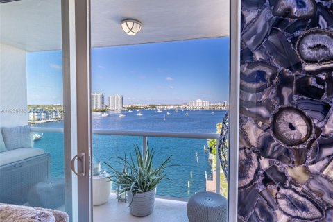 Снять в аренду кондоминиум в Норт-Майами-Бич, Флорида 1 спальня, 65.96м2, № 1995121 - фото 17