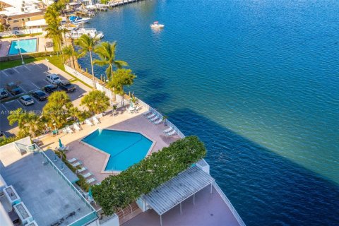 Снять в аренду кондоминиум в Норт-Майами-Бич, Флорида 1 спальня, 65.96м2, № 1995121 - фото 29