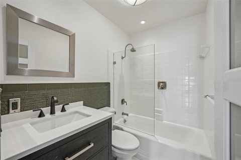 Villa ou maison à vendre à Treasure Island, Floride: 4 chambres, 257.71 m2 № 2093357 - photo 25