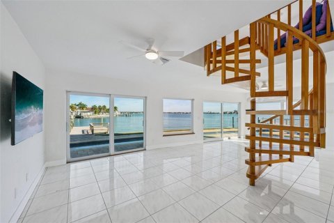 Villa ou maison à vendre à Treasure Island, Floride: 4 chambres, 257.71 m2 № 2093357 - photo 9