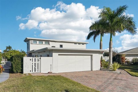 Villa ou maison à vendre à Treasure Island, Floride: 4 chambres, 257.71 m2 № 2093357 - photo 3