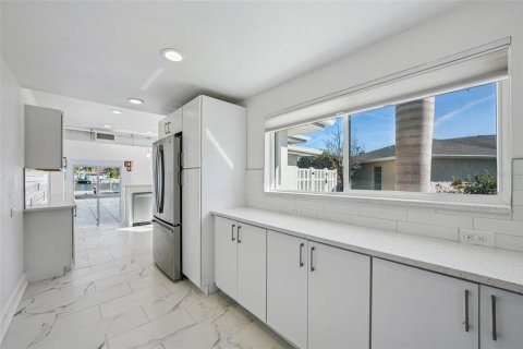 Villa ou maison à vendre à Treasure Island, Floride: 4 chambres, 257.71 m2 № 2093357 - photo 12
