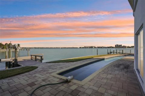 Villa ou maison à vendre à Treasure Island, Floride: 4 chambres, 257.71 m2 № 2093357 - photo 4