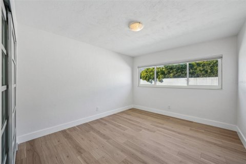 Villa ou maison à vendre à Treasure Island, Floride: 4 chambres, 257.71 m2 № 2093357 - photo 23