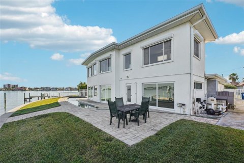 Villa ou maison à vendre à Treasure Island, Floride: 4 chambres, 257.71 m2 № 2093357 - photo 2