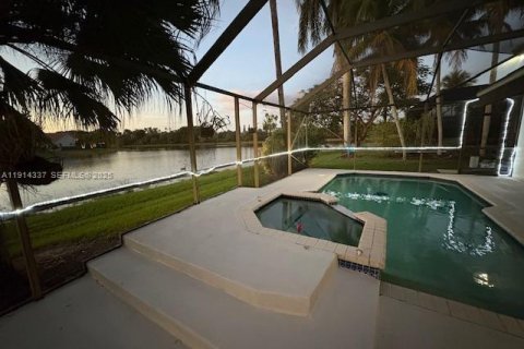 Купить виллу или дом в Уэстон, Флорида 3 спальни, 189.15м2, № 1991965 - фото 19