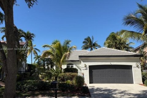 Купить виллу или дом в Уэстон, Флорида 3 спальни, 189.15м2, № 1991965 - фото 1