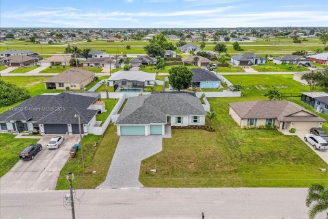 Villa ou maison à vendre à Cape Coral, Floride: 4 chambres, 197.6 m2 № 1844121 - photo 27