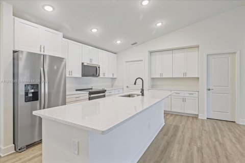 Villa ou maison à vendre à Cape Coral, Floride: 4 chambres, 197.6 m2 № 1844121 - photo 8