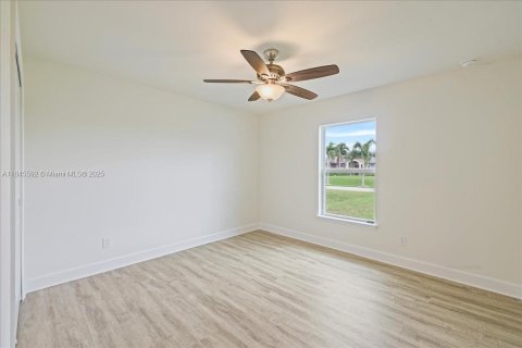 Villa ou maison à vendre à Cape Coral, Floride: 4 chambres, 197.6 m2 № 1844121 - photo 20