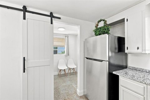 Villa ou maison à louer à Madeira Beach, Floride: 2 chambres, 65.5 m2 № 2418633 - photo 16
