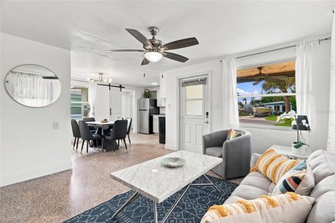 Villa ou maison à louer à Madeira Beach, Floride: 2 chambres, 65.5 m2 № 2418633 - photo 9