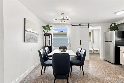 Villa ou maison à louer à Madeira Beach, Floride: 2 chambres, 65.5 m2 № 2418633 - photo 11
