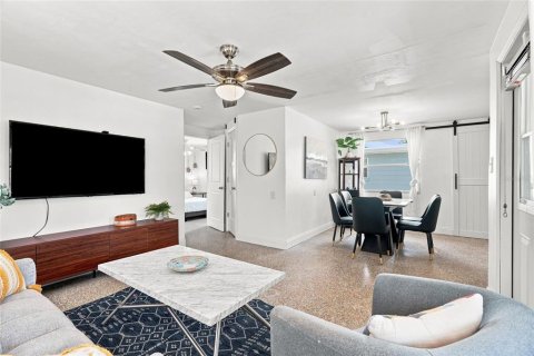 Villa ou maison à louer à Madeira Beach, Floride: 2 chambres, 65.5 m2 № 2418633 - photo 10