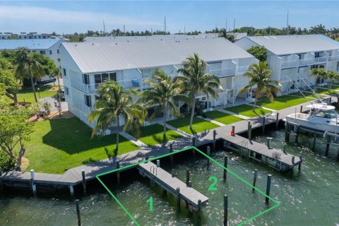 Townhouse in Marathon, Florida 2 bedrooms, 170.75 sq.m. № 1788574 - photo 9