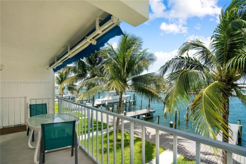 Townhouse in Marathon, Florida 2 bedrooms, 170.75 sq.m. № 1788574 - photo 30