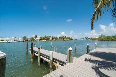 Townhouse in Marathon, Florida 2 bedrooms, 170.75 sq.m. № 1788574 - photo 22