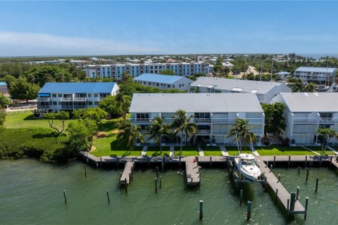 Townhouse in Marathon, Florida 2 bedrooms, 170.75 sq.m. № 1788574 - photo 7