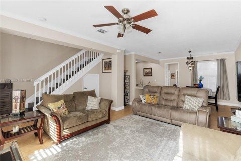 Townhouse in Pembroke Pines, Florida 3 bedrooms, 178.74 sq.m. № 1846118 - photo 19