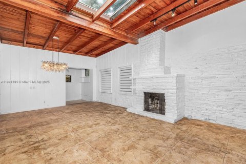 Casa en alquiler en Miami, Florida, 3 dormitorios, 194.72 m2 № 1975247 - foto 5