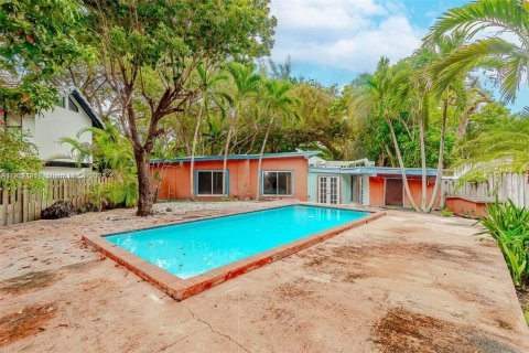 Casa en alquiler en Miami, Florida, 3 dormitorios, 194.72 m2 № 1975247 - foto 2